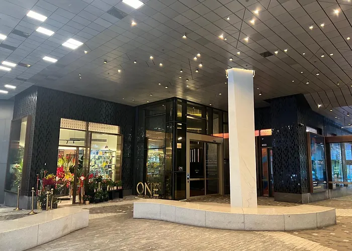 Wsp Lux 3B2B Flat In Cbd With Balcony