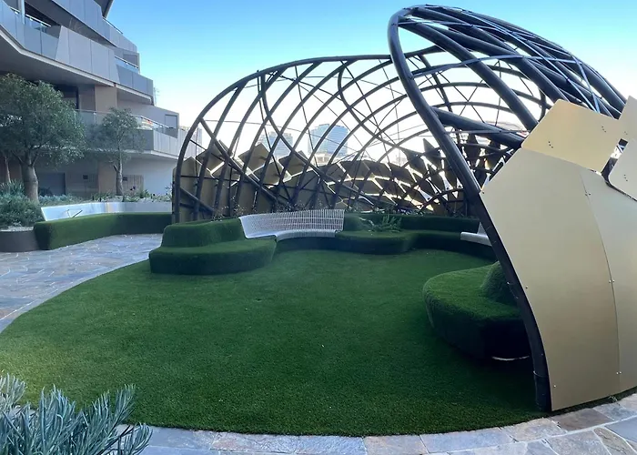 Wsp Lux 3B2B Flat In Cbd With Balcony